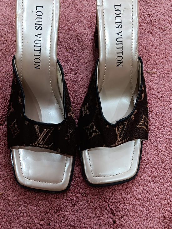 MONOGRAM WEDGES - Picture 3 of 8